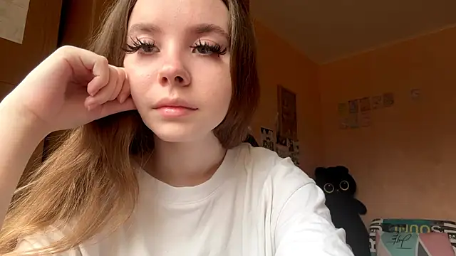 Snapshot of EhtelBiondi chatting on November 25, 2025, 8:14 am EhtelBiondi online show from November 25, 2025, 8:14 am