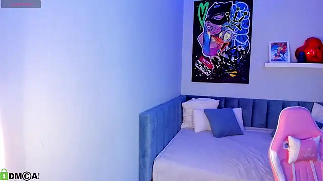 BellaWink online show from March 12, 2026, 8:42 am