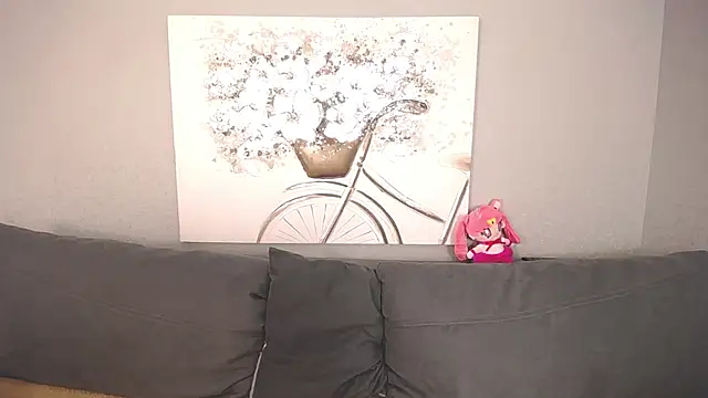 Evarey  online show from November 4, 2025, 5:39 am