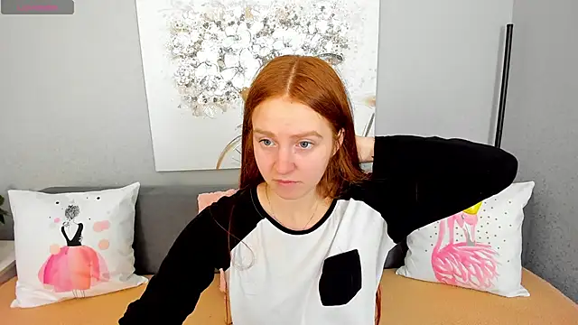 Evarey  online show from November 11, 2025, 5:18 am