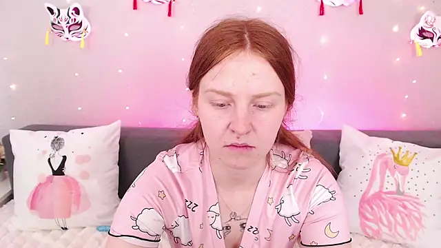 Evarey  online show from June 1, 2026, 4:47 am
