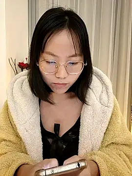 nini10052025 online show from November 5, 2025, 1:49 am