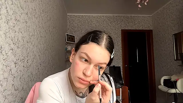 Wallazar cute online show from October 13, 2025, 12:16 pm