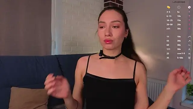 MissyHuf online show from December 5, 2025, 8:34 am