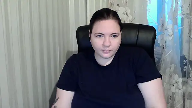 XLisaBlueXs  online show from October 8, 2025, 4:32 am