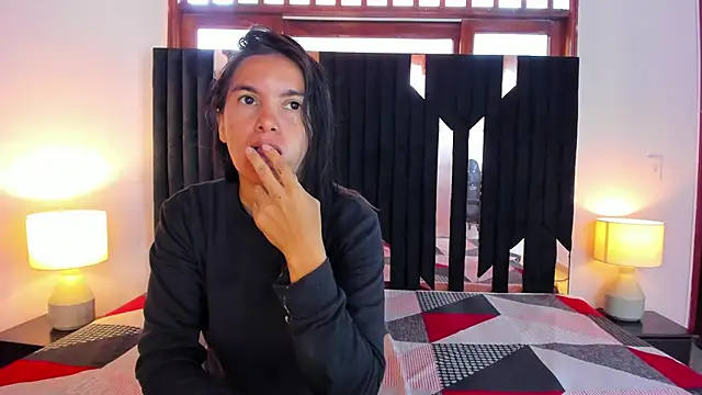 Sofy and Mia online show from October 22, 2025, 12:38 pm