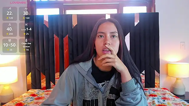 Sofy and Mia online show from November 29, 2025, 12:41 pm