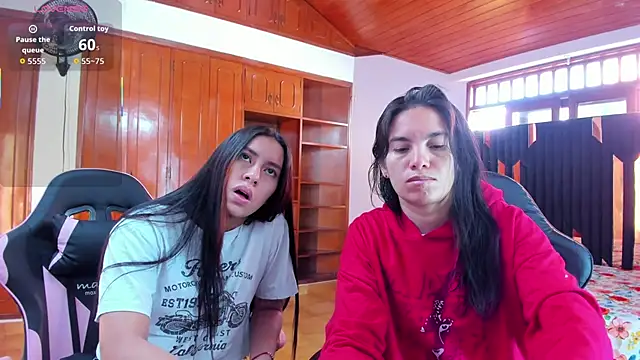 Sofy and Mia online show from December 22, 2025, 12:46 pm