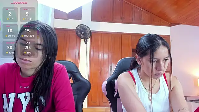 Sofy and Mia online show from January 13, 2026, 12:43 pm