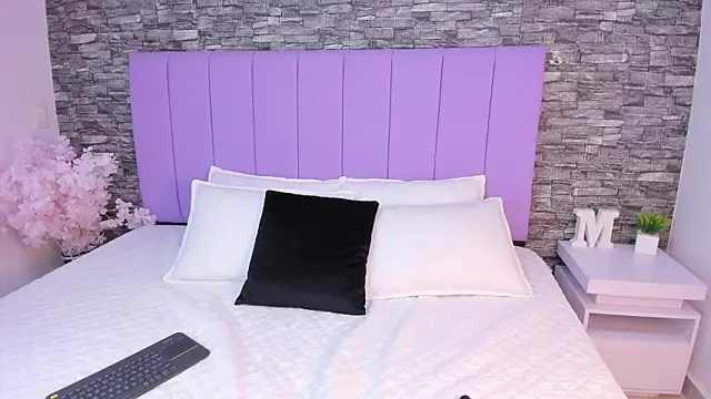 Snapshot of sabrina_f0xx chatting on March 2, 2026, 5:31 pm sabrina f0xx online show from March 2, 2026, 5:31 pm