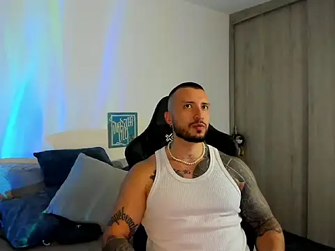 Dave-Max01 online show from November 8, 2025, 2:34 am