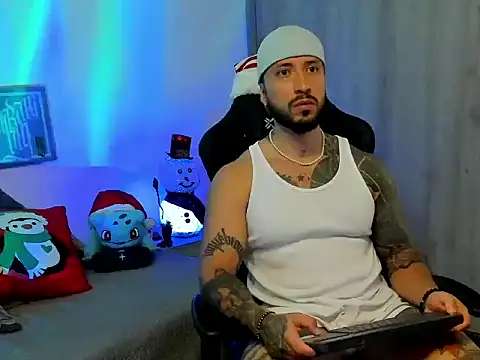 Dave-Max01 online show from November 30, 2025, 4:11 pm