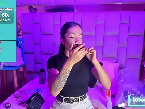 Gisell Squirt  online show from November 20, 2025, 12:27 pm