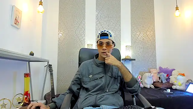 JacobBlackwell  online show from October 25, 2025, 6:57 pm