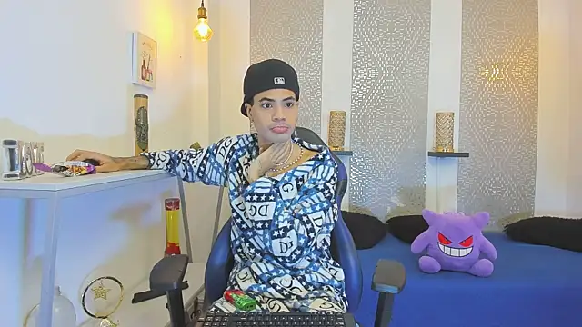 JacobBlackwell  online show from November 14, 2025, 7:23 pm