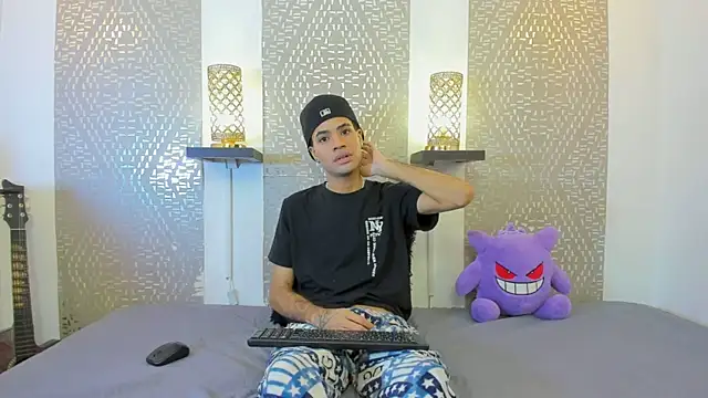 JacobBlackwell  online show from December 16, 2025, 7:30 pm