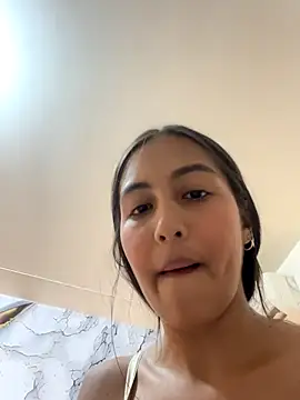 Luna star3 online show from November 28, 2025, 7:05 pm