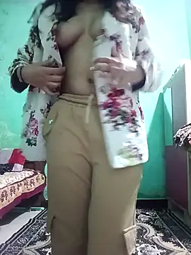 Hornyme18 online show from November 21, 2025, 4:05 pm