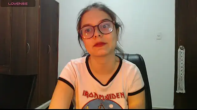 CarlaLorez online show from October 18, 2025, 11:16 pm