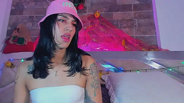 tahhlia rouge online show from November 25, 2025, 5:57 pm