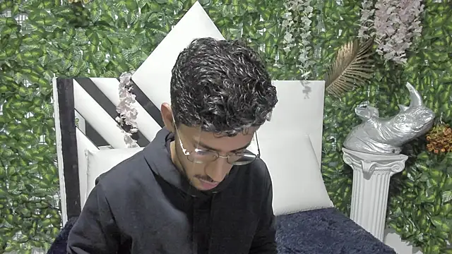 Snapshot of ALANVILLA_LOBO chatting on October 15, 2025, 6:52 pm ALANVILLA LOBO online show from October 15, 2025, 6:52 pm