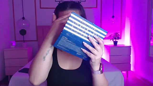 Snapshot of Alice_Sinclair chatting on November 15, 2025, 12:34 pm Alice Sinclair online show from November 15, 2025, 12:34 pm