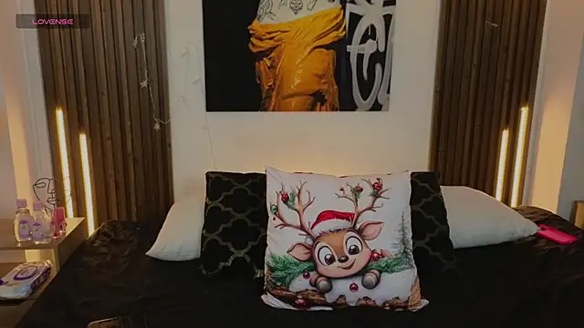 Snapshot of Kitty_Bombon chatting on December 3, 2025, 8:18 pm Kitty Bombon online show from December 3, 2025, 8:18 pm