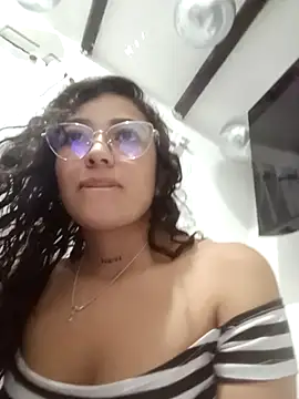 Camila-marinn online show from October 19, 2025, 12:22 am