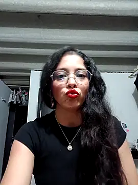 Snapshot of Eloisa_smith chatting on October 29, 2025, 4:59 am Eloisa smith online show from October 29, 2025, 4:59 am