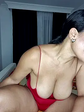 karla-bruni online show from April 21, 2026, 9:59 am