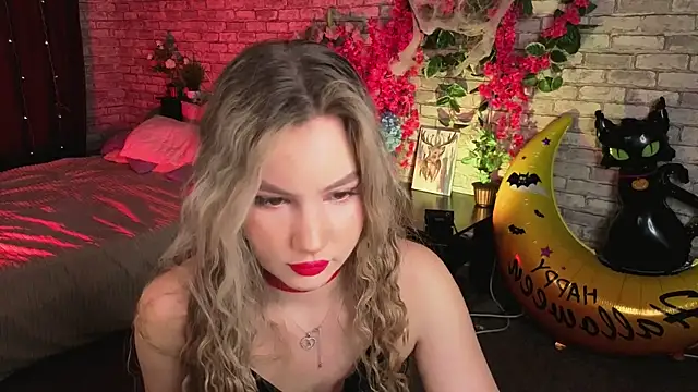 Snapshot of _BellaClark chatting on October 29, 2025, 8:10 pm BellaClark online show from October 29, 2025, 8:10 pm