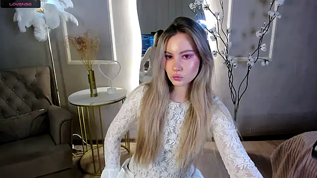 Snapshot of _BellaClark chatting on December 3, 2025, 8:29 pm BellaClark online show from December 3, 2025, 8:29 pm