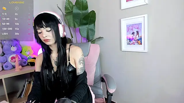 Bayonetta doll online show from October 22, 2025, 4:29 pm