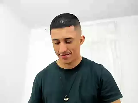 Snapshot of Muscle_man07 chatting on November 15, 2025, 1:36 am Muscle man07 online show from November 15, 2025, 1:36 am