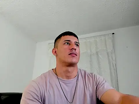 Muscle man07 online show from August 6, 2026, 10:44 pm