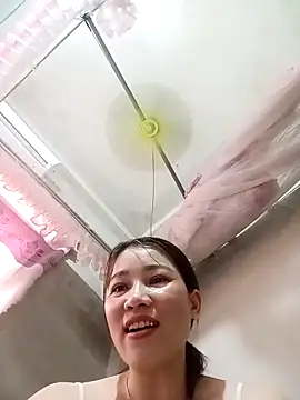 ladzy sexy online show from April 10, 2026, 7:02 am