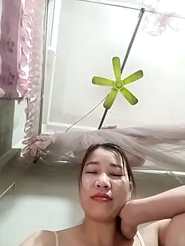 ladzy sexy online show from April 11, 2026, 4:00 pm