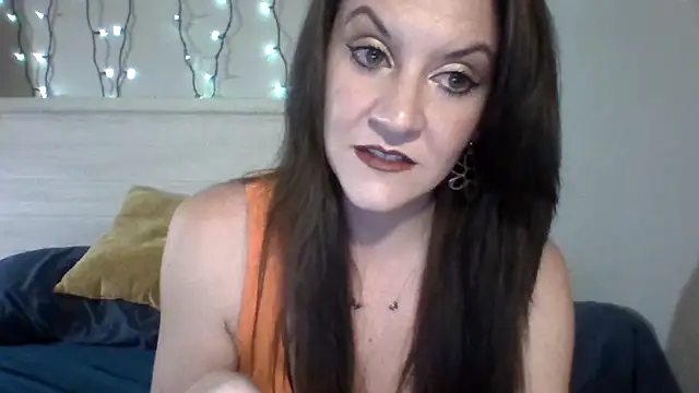 easy briezy online show from December 1, 2025, 3:22 am