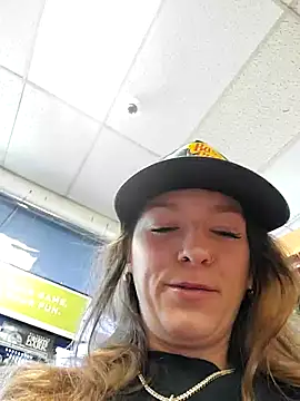 Snapshot of Cassaroll333 chatting on April 5, 2026, 3:42 pm Cassaroll333 online show from April 5, 2026, 3:42 pm