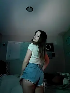 Snapshot of Cassaroll333 chatting on April 13, 2026, 3:01 am Cassaroll333 online show from April 13, 2026, 3:01 am