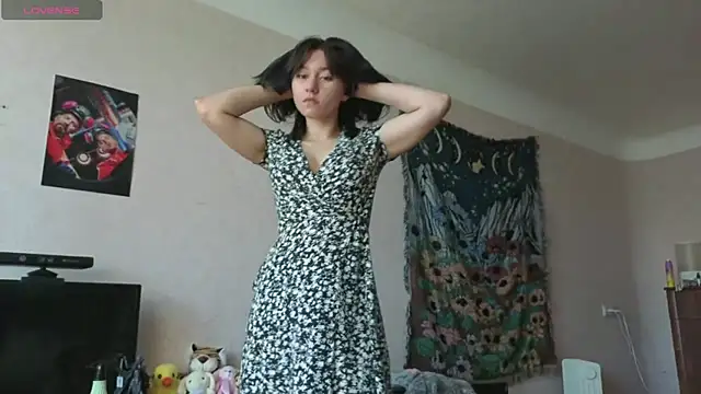 MiaLovelyOne online show from June 9, 2026, 6:25 am