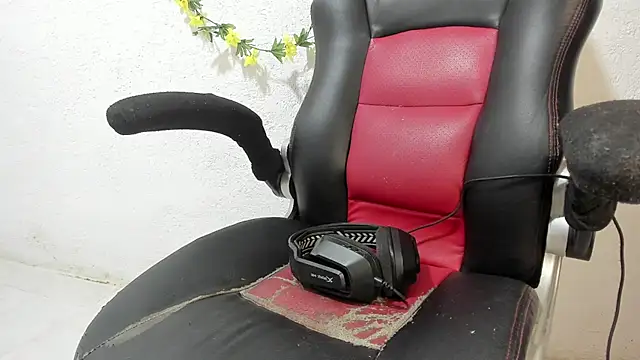 Snapshot of soffycarter1 chatting on November 10, 2025, 11:37 pm soffycarter1 online show from November 10, 2025, 11:37 pm