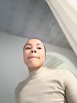 Crystal 555 online show from November 2, 2025, 10:45 pm