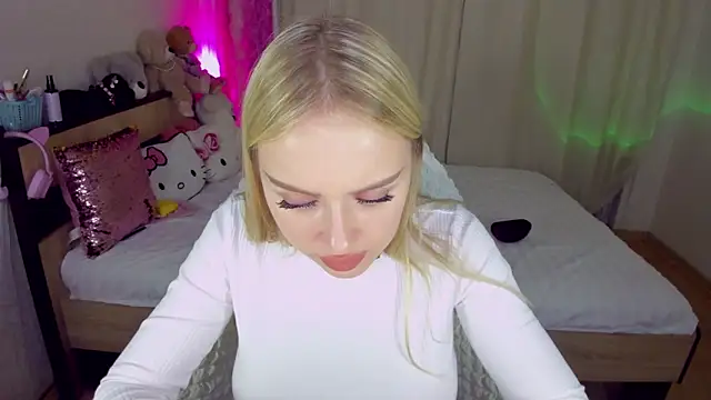 CeaneLino online show from October 9, 2025, 6:50 pm