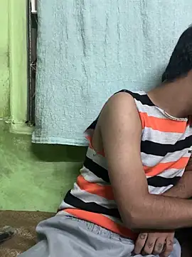 Snapshot of foxythebold chatting on October 24, 2025, 6:37 pm foxythebold online show from October 24, 2025, 6:37 pm