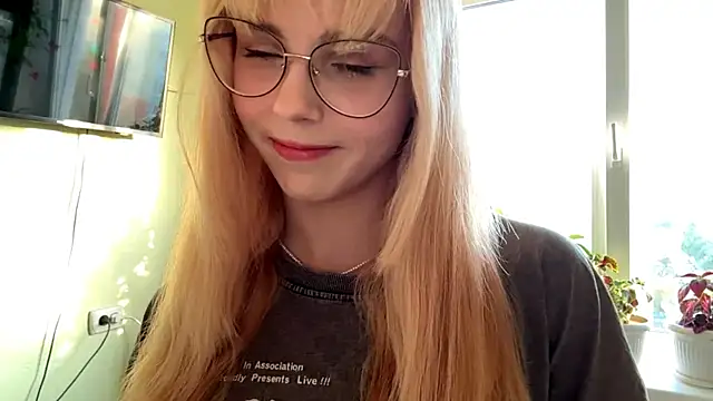 CherlynBlose online show from October 10, 2025, 1:10 pm