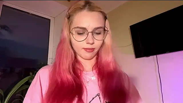 CherlynBlose online show from October 15, 2025, 2:28 pm
