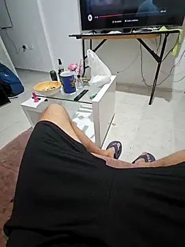 Snapshot of Racso100 chatting on November 30, 2025, 3:43 am Racso100 online show from November 30, 2025, 3:43 am