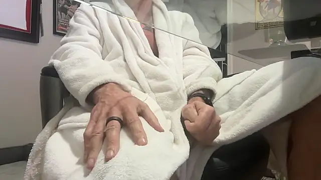 Snapshot of Crazy_Mike1 chatting on January 9, 2026, 7:04 pm Crazy Mike1 online show from January 9, 2026, 7:04 pm