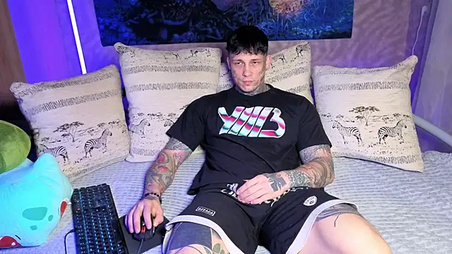 Snapshot of Anubisgods chatting on November 18, 2025, 5:45 am Anubisgods online show from November 18, 2025, 5:45 am